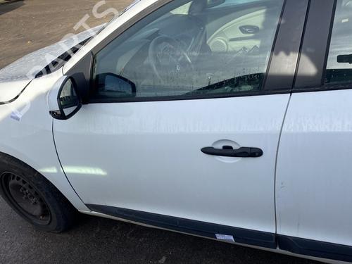 Używane Drzwi przednie lewe RENAULT MEGANE III Hatchback (BZ0/1_, B3_) 1.5 dCi (BZ09, BZ0D, BZ1W, BZ29, BZ14) (110 hp) 29893515