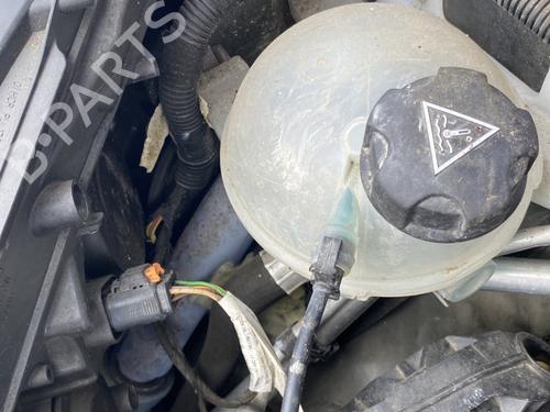 Windscreen washer tank PEUGEOT 208 I (CA_, CC_) 1.2 VTI 82 | BP25281198C113