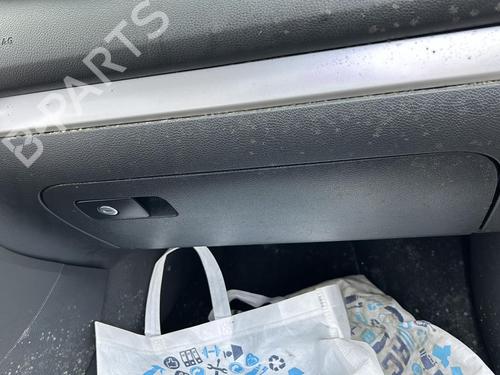 glove-box-vw-golf-vi-5k1-1k1857114ab82v-2008-2009-2010-2011-2012-2013-2014-19905022 main image