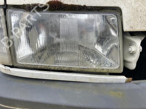 Used Right headlight Right headlight RENAULT 21 Saloon (L48_) 2.1 D (L486) (65 hp) 25330731 25330731