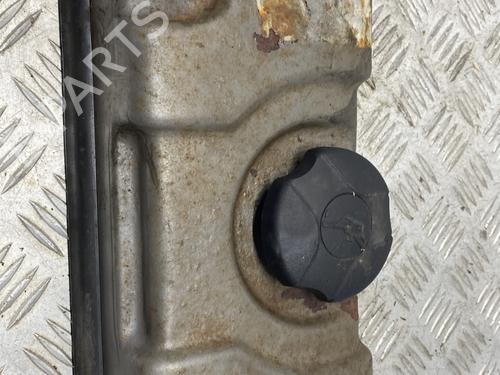 Used Valve cover CITROËN C3 II (SC_) 1.4 (73 hp) 32341909