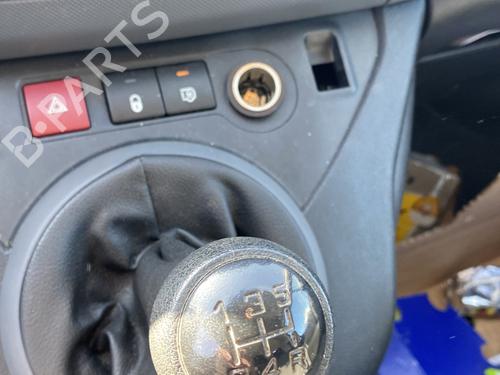 Used Shift knob CITROËN BERLINGO Box Body/MPV (B9) 1.6 BlueHDi 100 (99 hp) 32723880