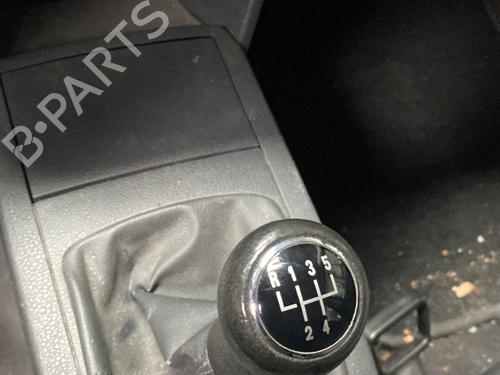 Used Gear lever VW POLO IV (9N_, 9A_) 1.2 12V (64 hp) 25339240