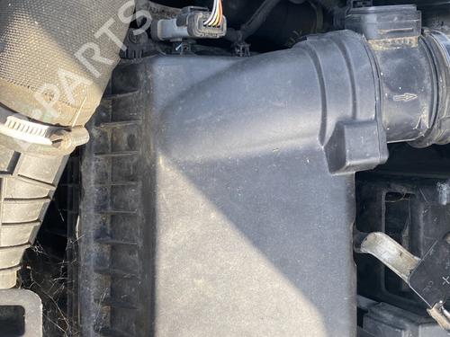Used Air filter box PEUGEOT 5008 (0U_, 0E_) 2.0 HDi 150 / BlueHDi 150 (150 hp) 28045617