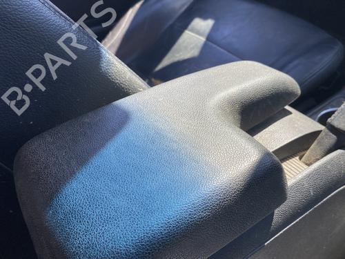 Bracciolo centrale Bracciolo centrale MERCEDES-BENZ A-CLASS (W169) A 180 CDI (169.007, 169.307) (109 hp) 33832421 33832421