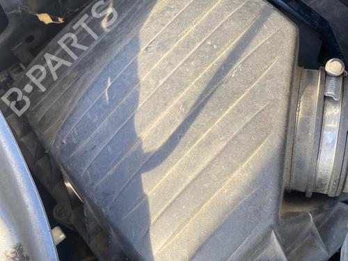 Used Air filter box OPEL MERIVA A MPV (X03) 1.7 CDTI (E75) (100 hp) 31757564