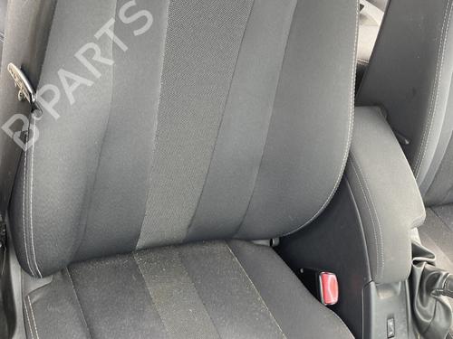 Used Right front seat RENAULT MEGANE III Hatchback (BZ0/1_, B3_) 1.5 dCi (BZ09, BZ0D, BZ1W, BZ29, BZ14) (110 hp) 26940116