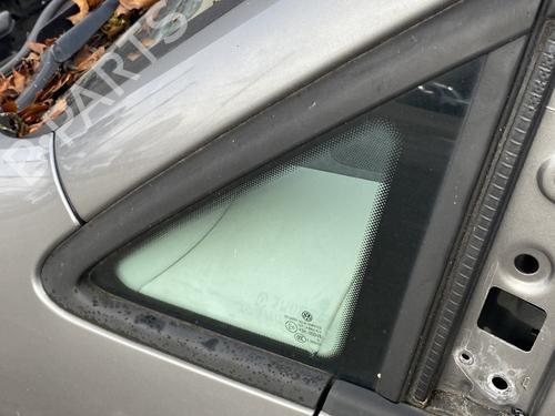 Venstre foran trekantet rude VW TOURAN (1T1, 1T2) 1.4 TSI | BP29967113C111