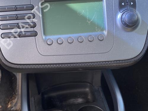 Used Radio SEAT ALTEA (5P1) 2.0 TDI 16V (140 hp) 25116511