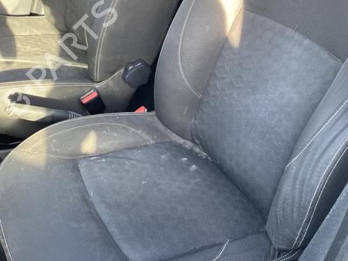 Siège avant gauche DACIA LOGAN MCV II TCe 90 (K8M1, K8MA, K8AC) (90 hp) 31041455