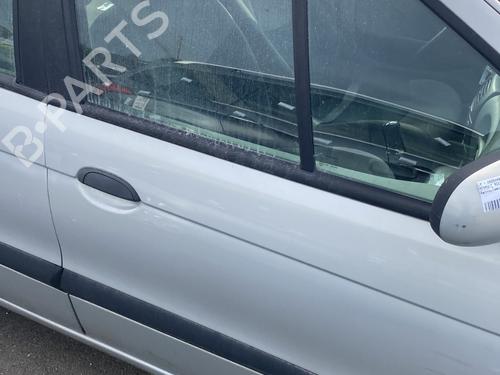 Dør høyre foran RENAULT SCÉNIC I MPV (JA0/1_, FA0_) 1.9 dTi (JA0N) (98 hp) 28813836