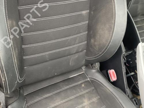 Used Right front seat Right front seat RENAULT LAGUNA III (BT0/1) 2.0 dCi (BT07, BT0J, BT14, BT1A, BT1S) (131 hp) 25133683 25133683