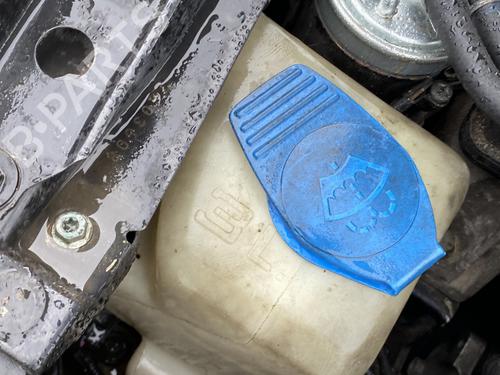 Used Windscreen washer tank VW GOLF IV (1J1) 1.9 TDI (90 hp) 25339308