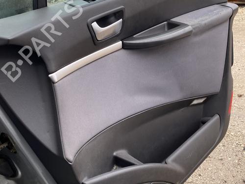 Høyre frontpanel PEUGEOT 807 (EB_) 2.2 HDi (163 hp) 32207918