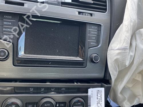 Used Radio VW GOLF VII (5G1, BQ1, BE1, BE2) 2.0 TDI (150 hp) 25759590