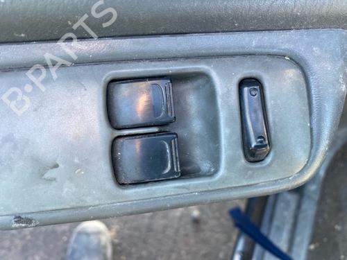Used Left front window switch Left front window switch SUZUKI IGNIS I (FH) 1.3 (HV51, HX51, RG413) (83 hp) 40446275 40446275