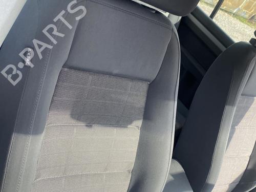 Used Right front seat VW TOURAN (1T1, 1T2) 1.9 TDI (105 hp) 28597907