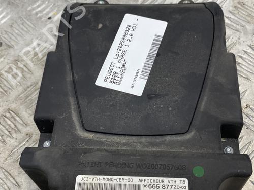 Used Display monitor PEUGEOT 5008 (0U_, 0E_) 2.0 HDi 150 / BlueHDi 150 (150 hp) 26738529