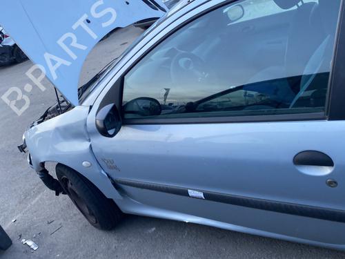 Used Left front door PEUGEOT 206 Hatchback (2A/C) 1.1 i (60 hp) 30305727