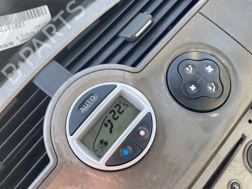Used Climate control Climate control RENAULT SCÉNIC II (JM0/1_) 1.5 dCi (JM02, JM13) (101 hp) 32711997 32711997