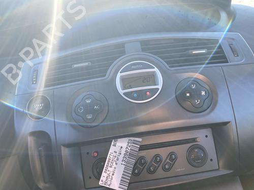 Used Climate control Climate control RENAULT SCÉNIC II (JM0/1_) 1.9 dCi (JM0G, JM12, JM1G, JM2C) (120 hp) 39702953 39702953