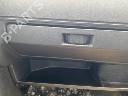 Used Glove box VW GOLF II (19E, 1G1) 1.6 TD (60 hp) 30683020