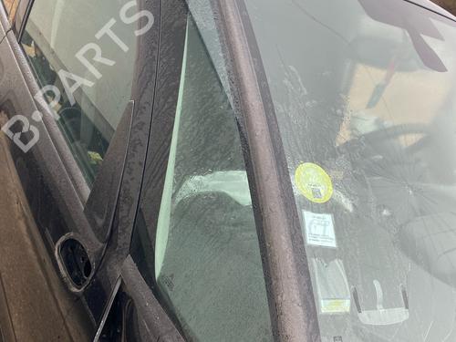 front-right-quarter-glass-citroen-c3-picasso-sh_-2008-39943106 main image