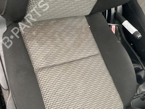 Stol høyre foran PEUGEOT 207 (WA_, WC_) 1.6 HDi (92 hp) 32370174