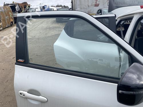 front-right-door-window-nissan-juke-f15-2010-2011-2012-2013-2014-2015-2016-2017-2018-2019-32295124 main image