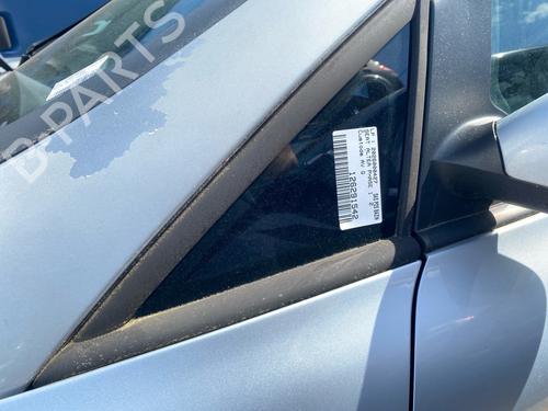 front-left-quarter-glass-seat-altea-5p1-2004-2005-2006-2007-2008-2009-2010-2011-2012-2013-2014-2015-35960948 main image