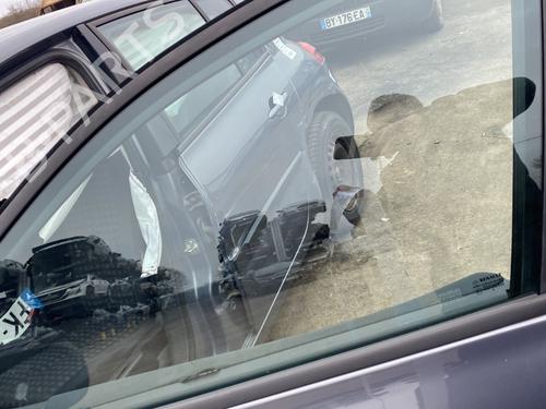 Used Front left door window Front left door window 31136829 31136829