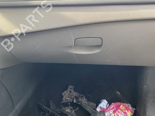 Hanskerom RENAULT MEGANE III Hatchback (BZ0/1_, B3_) 1.5 dCi (BZ09, BZ0D, BZ1W, BZ29, BZ14) (110 hp) 29893528