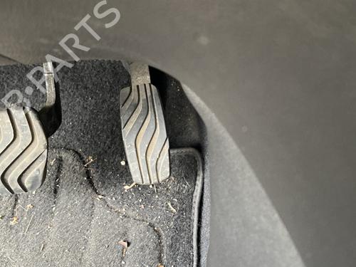 pedal-renault-megane-iv-hatchback-b9amn_-2015-25438553 main image