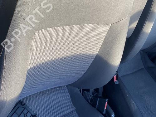 Sedile anteriore destro OPEL MERIVA A MPV (X03) 1.7 CDTI (E75) (100 hp) 31757548