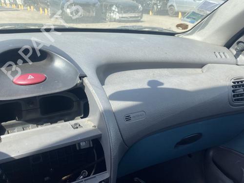 Instrumentbræt PEUGEOT 206 Hatchback (2A/C) 1.9 D (69 hp) 26933855