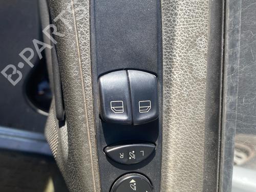 Used Left front window switch Left front window switch 39042424 39042424