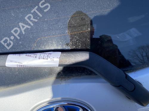 Used Rear wiper motor TOYOTA YARIS (_P13_) 1.5 Hybrid (NHP130_, NHP130) (101 hp) 24408725