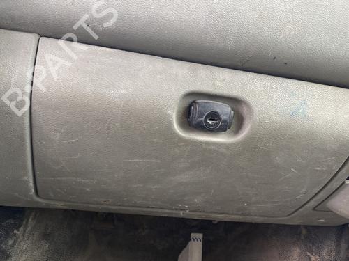 Used Glove box Glove box RENAULT MASTER II Platform/Chassis (ED/HD/UD) 2.5 dCi 120 (ED0M, ED0U, ED0W, ED4M, ED8M, ED8W, HD0M,... (115 hp) 23955310 23955310