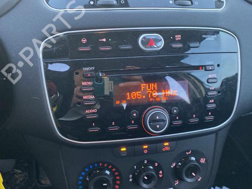 Used Radio FIAT PUNTO (199_) 1.2 (199AXZ1A, 199BXZ1A) (69 hp) 31639678