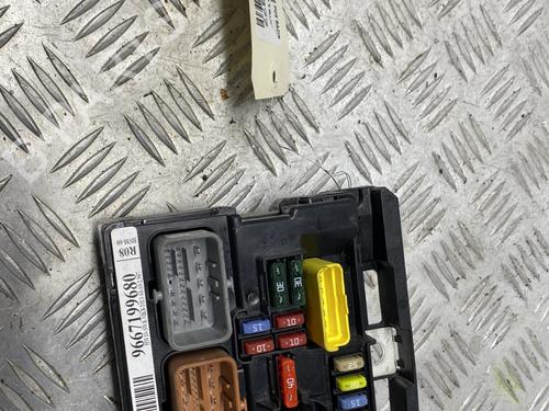 fuse-box-citroen-c3-ii-sc_-2009-33299491 main image