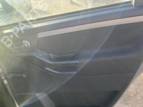Høyre bakpanel Høyre bakpanel OPEL MERIVA A MPV (X03) 1.7 CDTI (E75) (100 hp) 31757539 31757539