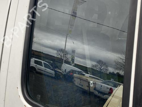 Used Front right door window Front right door window 31067773 31067773