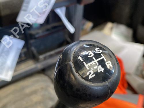 Used Gear lever NISSAN PATROL GR V Wagon (Y61) 2.8 TD (129 hp) 27185806