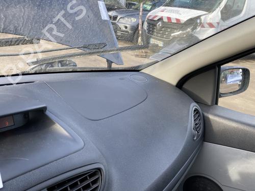 Dashboard RENAULT CLIO III (BR0/1, CR0/1) 1.5 dCi (BR17, CR17) | BP31836751C46