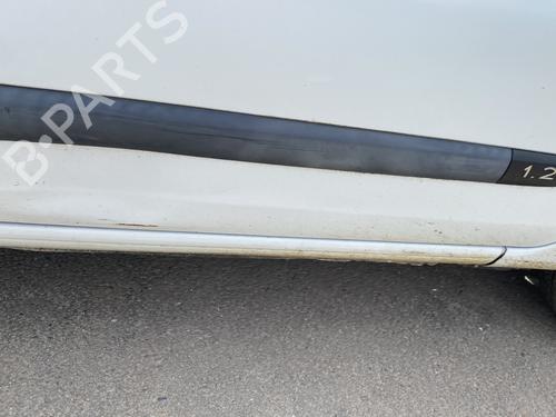 Used Door moulding trim RENAULT CLIO II (BB_, CB_) 1.2 (BB0A, BB0F, BB10, BB1K, BB28, BB2D, BB2H, CB0A,... (58 hp) 27704759