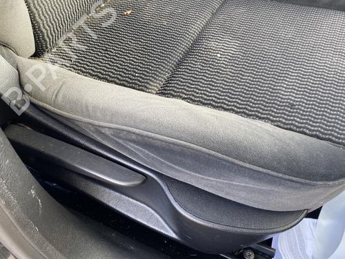 Used Right front seat Right front seat PEUGEOT 207 (WA_, WC_) 1.6 HDi (90 hp) 33701721 33701721