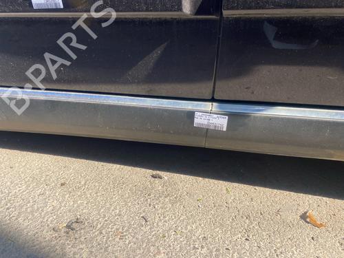 Used Right sideskirt Right sideskirt 38034263 38034263