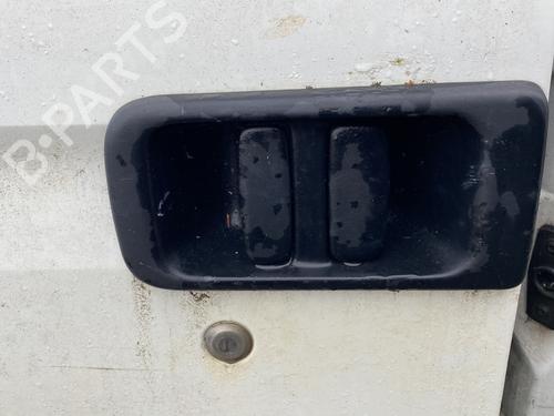 Używane Klamka zewnętrzna drzwi tylnych prawych RENAULT MASTER II Van (FD) 2.5 D (FD0A, FD0E, FD2E, FD3E) (80 hp) 29599746