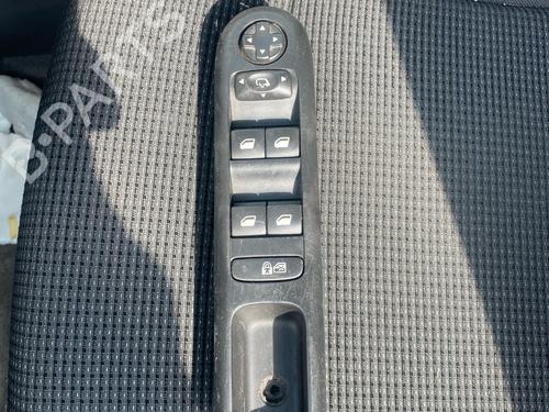 Used Left front window switch Left front window switch 38092013 38092013