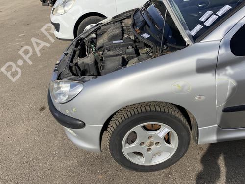 Used Left front fenders PEUGEOT 206 Hatchback (2A/C) 1.4 16V (88 hp) 30302391